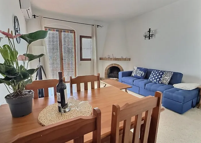 Community Pool House And Sea View *